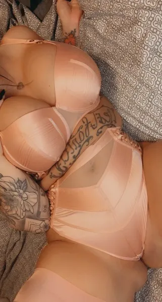 Live sex webcam photo for PhoenixAshe #2900228