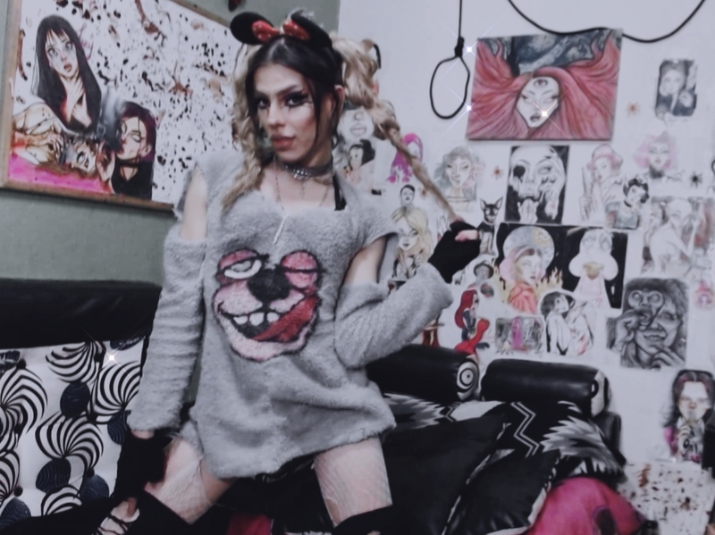 Live sex webcam photo for LucyVendetta #3868117