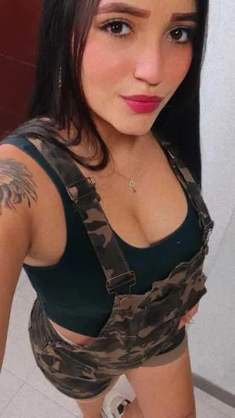 Live sex webcam photo for LincyRoy #3061135
