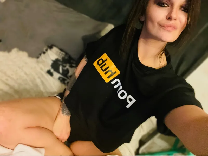Live sex webcam photo for Karmamama #2957545