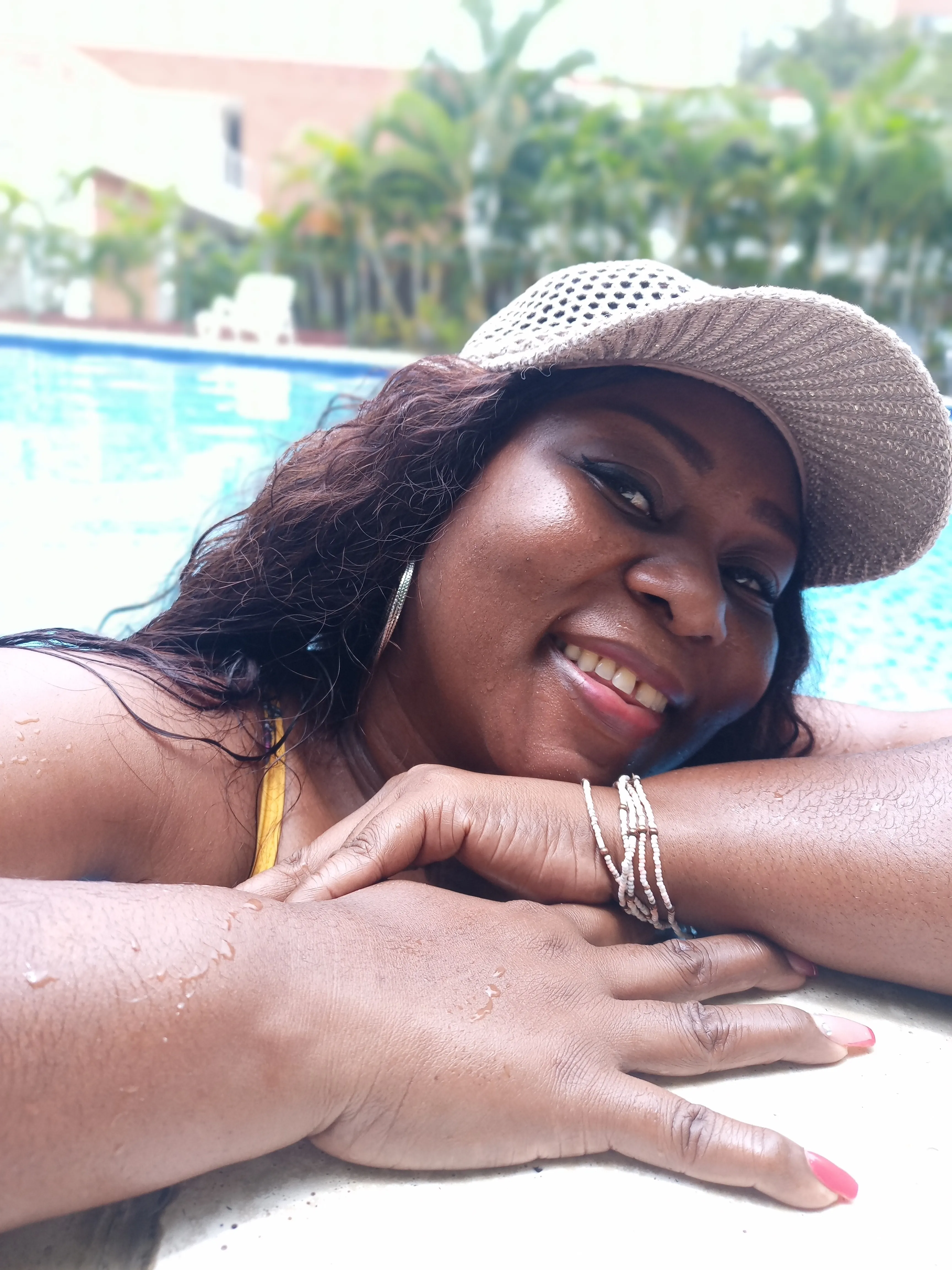 Live sex webcam photo for SexyAssLucy #7792250