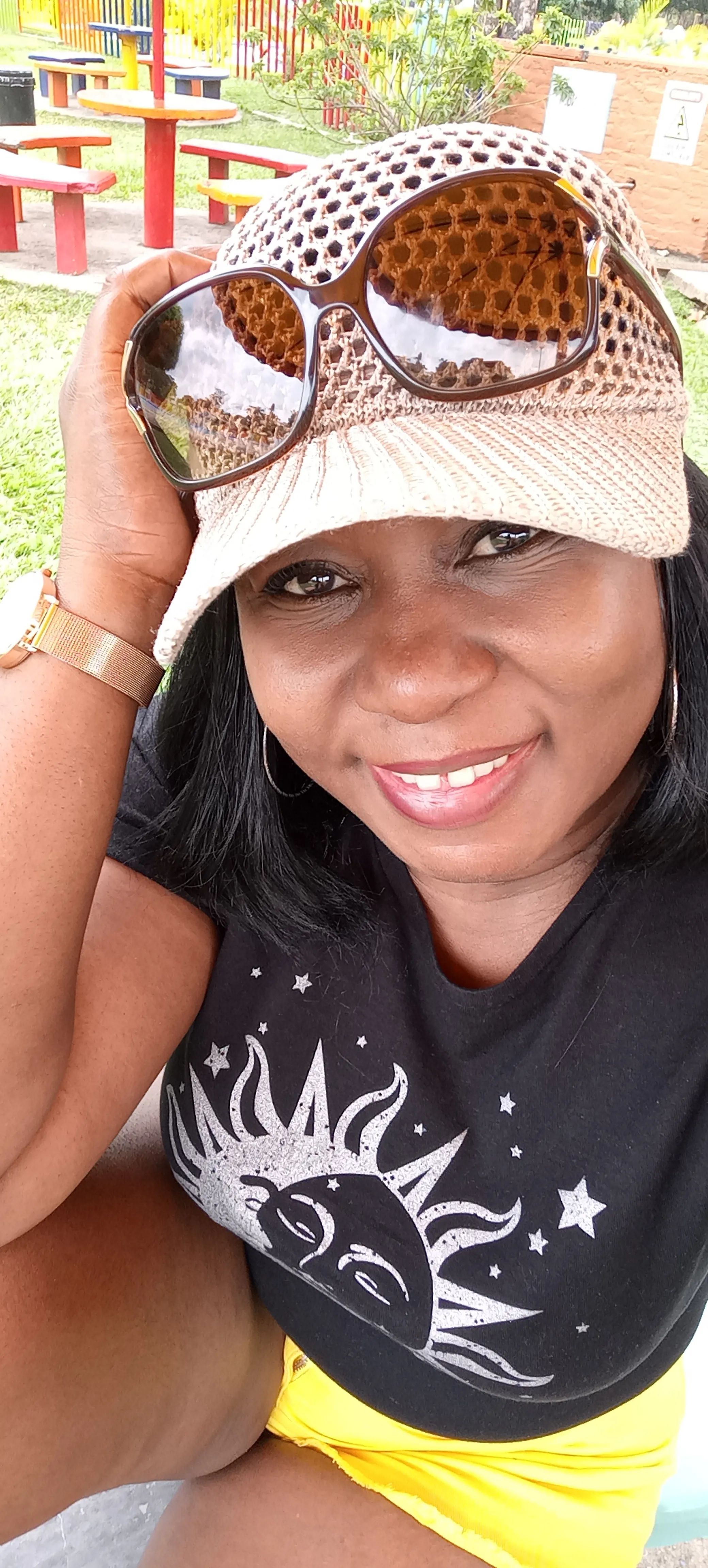 Live sex webcam photo for SexyAssLucy #7792247