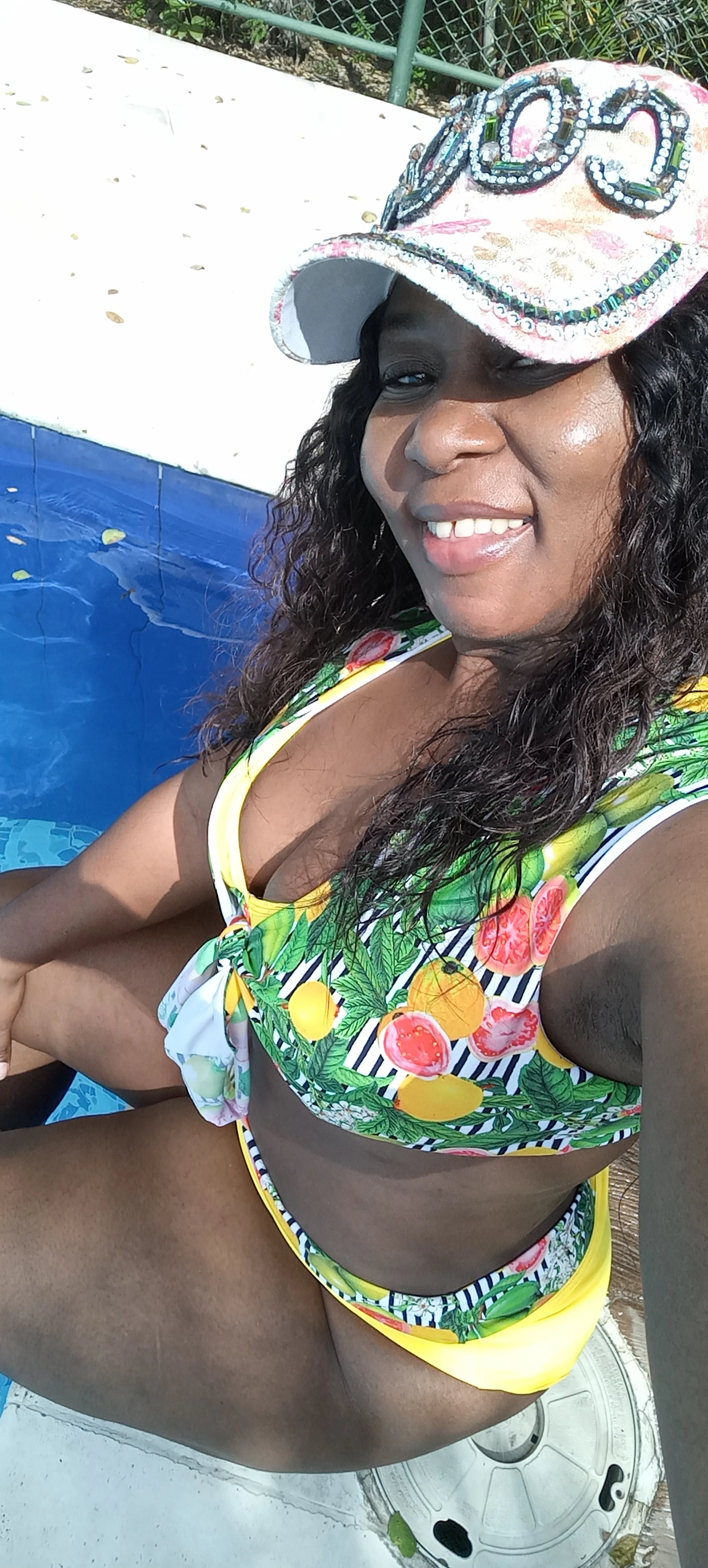 Live sex webcam photo for SexyAssLucy #7792248