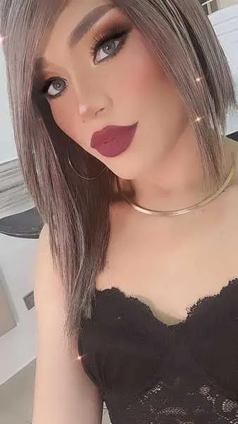 Live sex webcam photo for SexyCharlottets #3467720