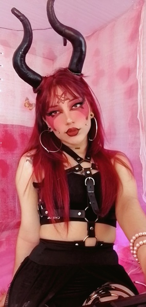 Live sex webcam photo for ChleoTingx #3675820