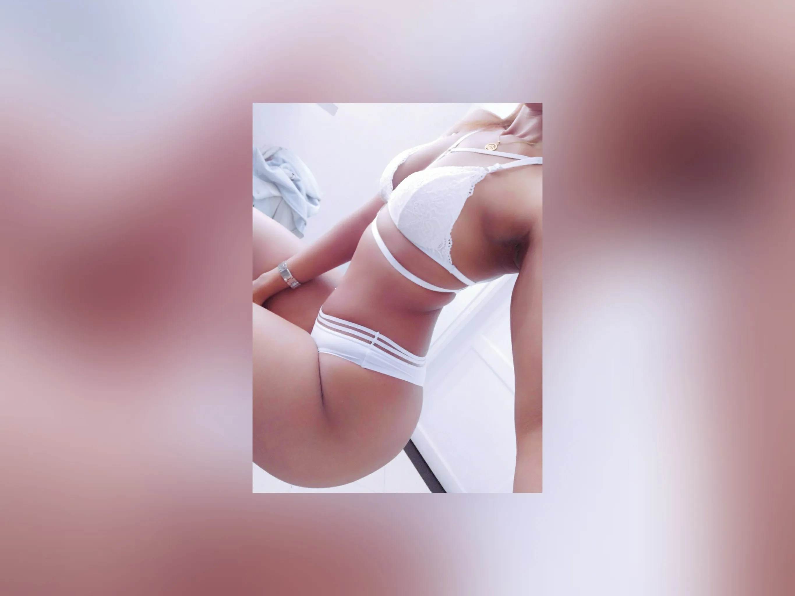 Live sex webcam photo for DulceLorraine #7132176