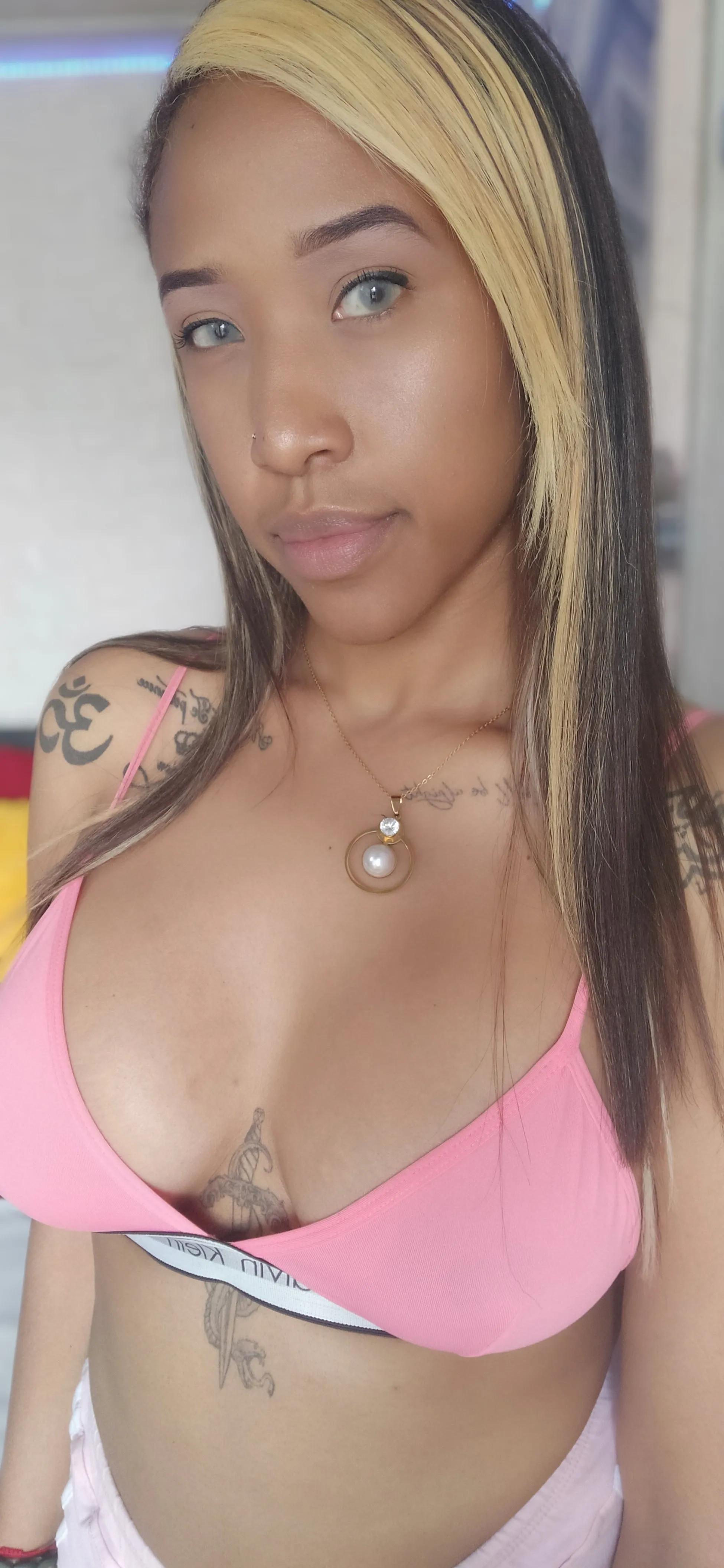 Live sex webcam photo for DulceLorraine #7132267