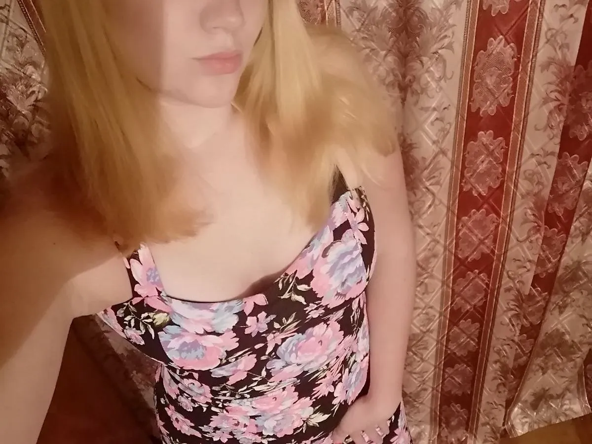 Live sex webcam photo for CindyCrove #2946696