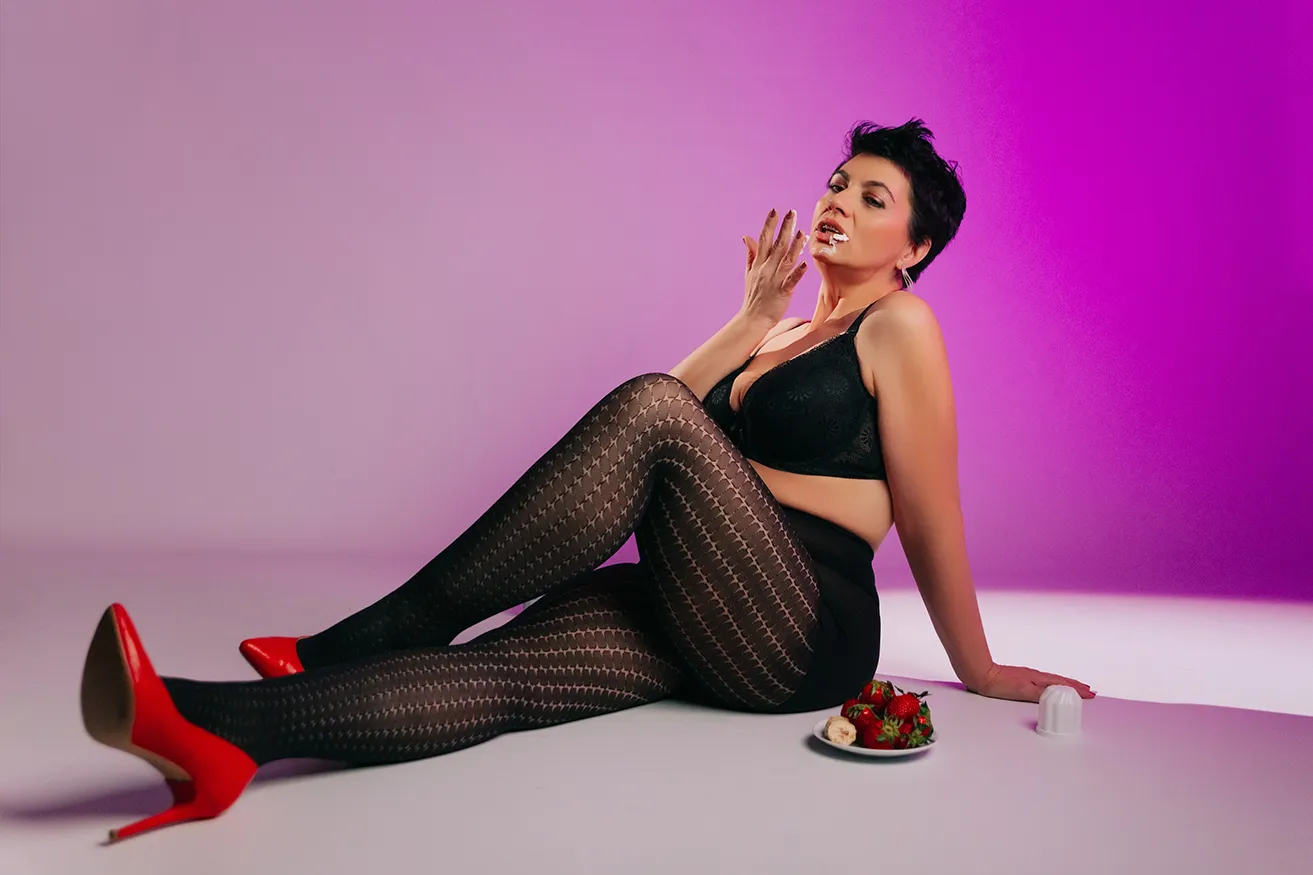 Live sex webcam photo for JuliaWinslet #7383717