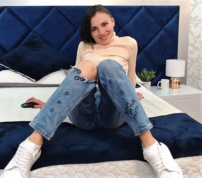 Live sex webcam photo for AmeliaSwann #3003288