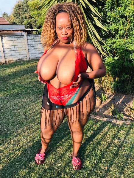 Live sex webcam photo for SEXYBUSTYKIM #3237688