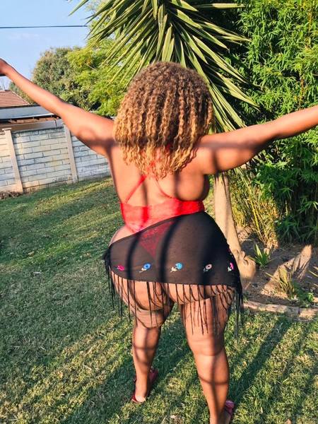 Live sex webcam photo for SEXYBUSTYKIM #3237691