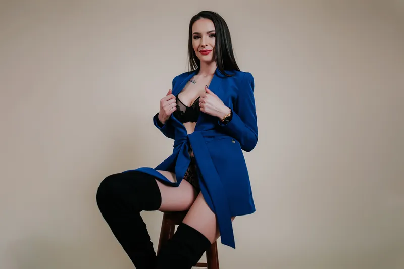 Live sex webcam photo for JuliaBates #2916126