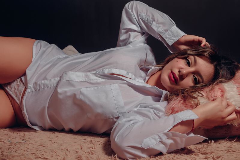 Live sex webcam photo for AnniieLeoni #3475305