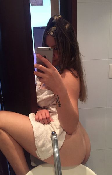 Live sex webcam photo for AnniieLeoni #3247340