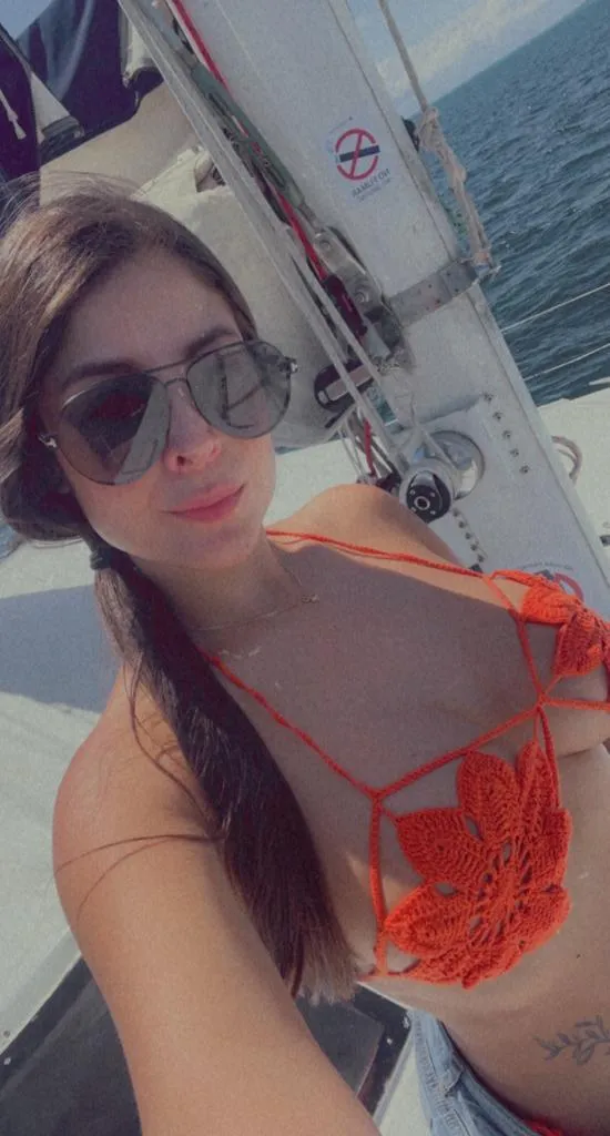 Live sex webcam photo for Amaragrayson #7813792