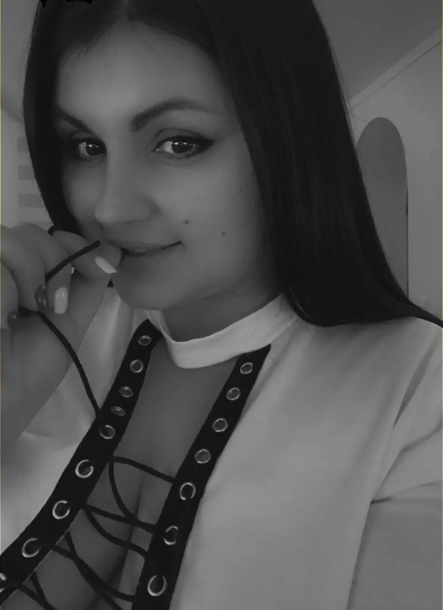 Live sex webcam photo for GrettaLika #7913887