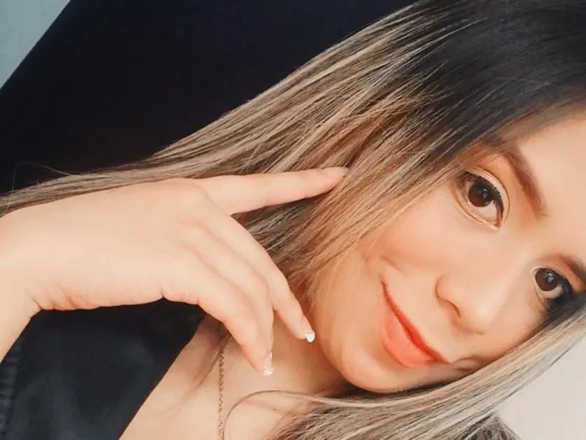 Live sex webcam photo for RousseSmith #2937401