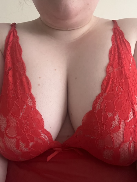 Live sex webcam photo for CurvyBustyAli #2978727