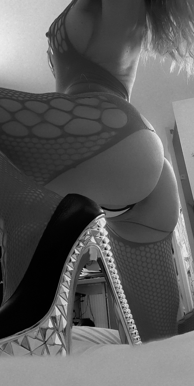 Live sex webcam photo for HelenaNiki #7873484