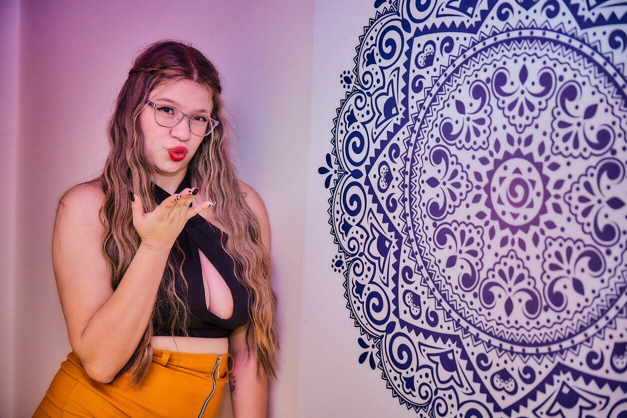 Live sex webcam photo for ashleygaia18 #7163900