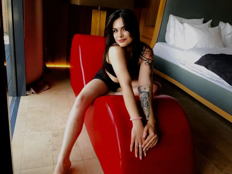 Live sex webcam photo for MiiaRoss #3419034