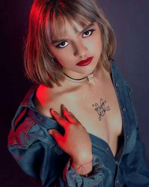 Live sex webcam photo for KiittyDoll #2985013