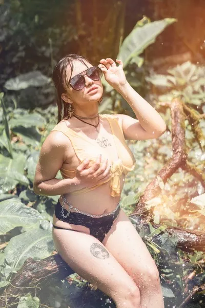 Live sex webcam photo for KiittyDoll #3551829