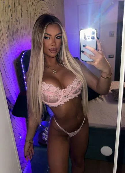 Live sex webcam photo for IvyRubens #7824095