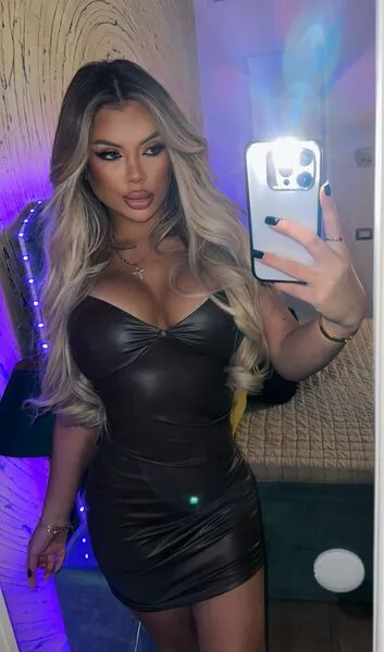 Live sex webcam photo for IvyRubens #7824099