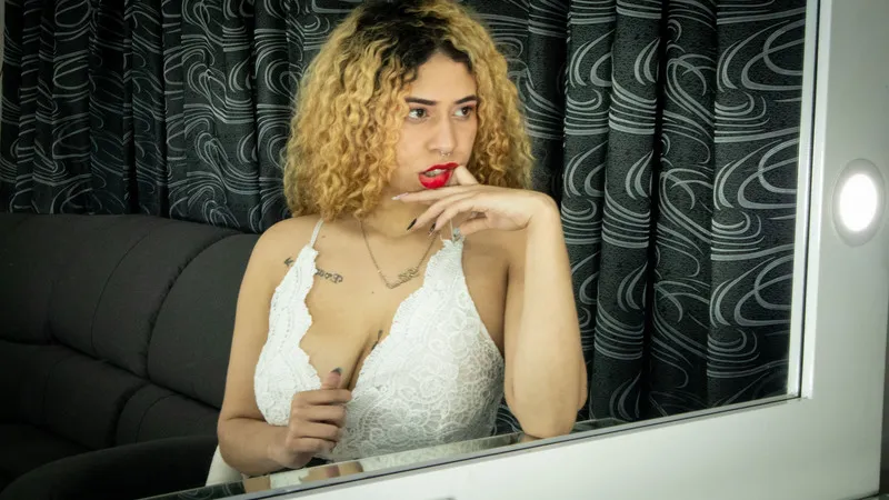 Live sex webcam photo for MolyAnal #3227876