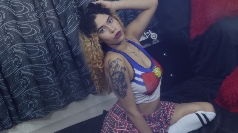 Live sex webcam photo for MolyAnal #3530564