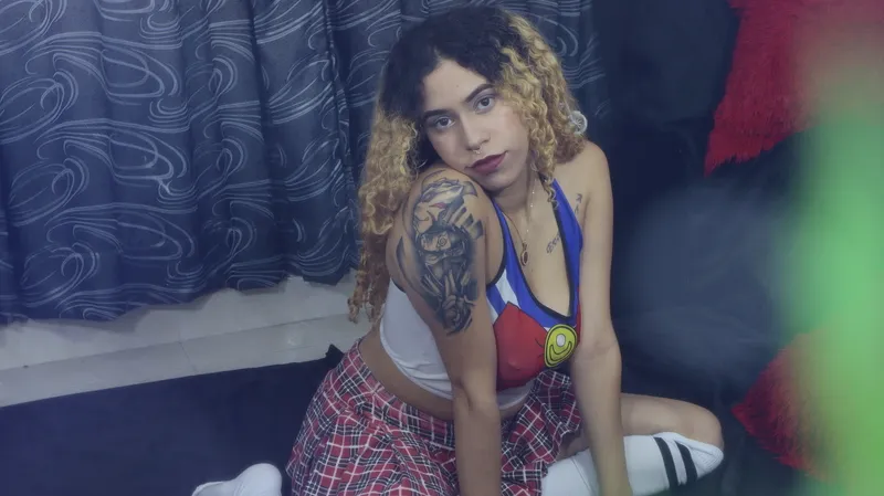 Live sex webcam photo for MolyAnal #3530565