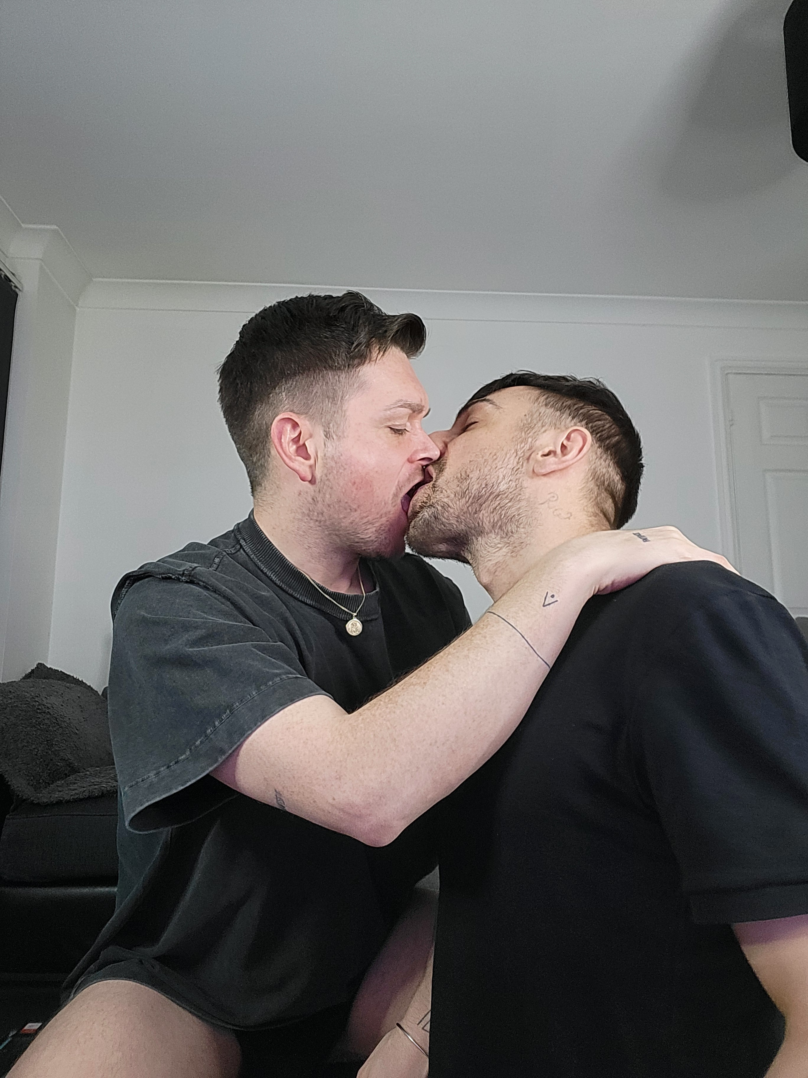 Live sex webcam photo for Twotwinkhusbands #7845627