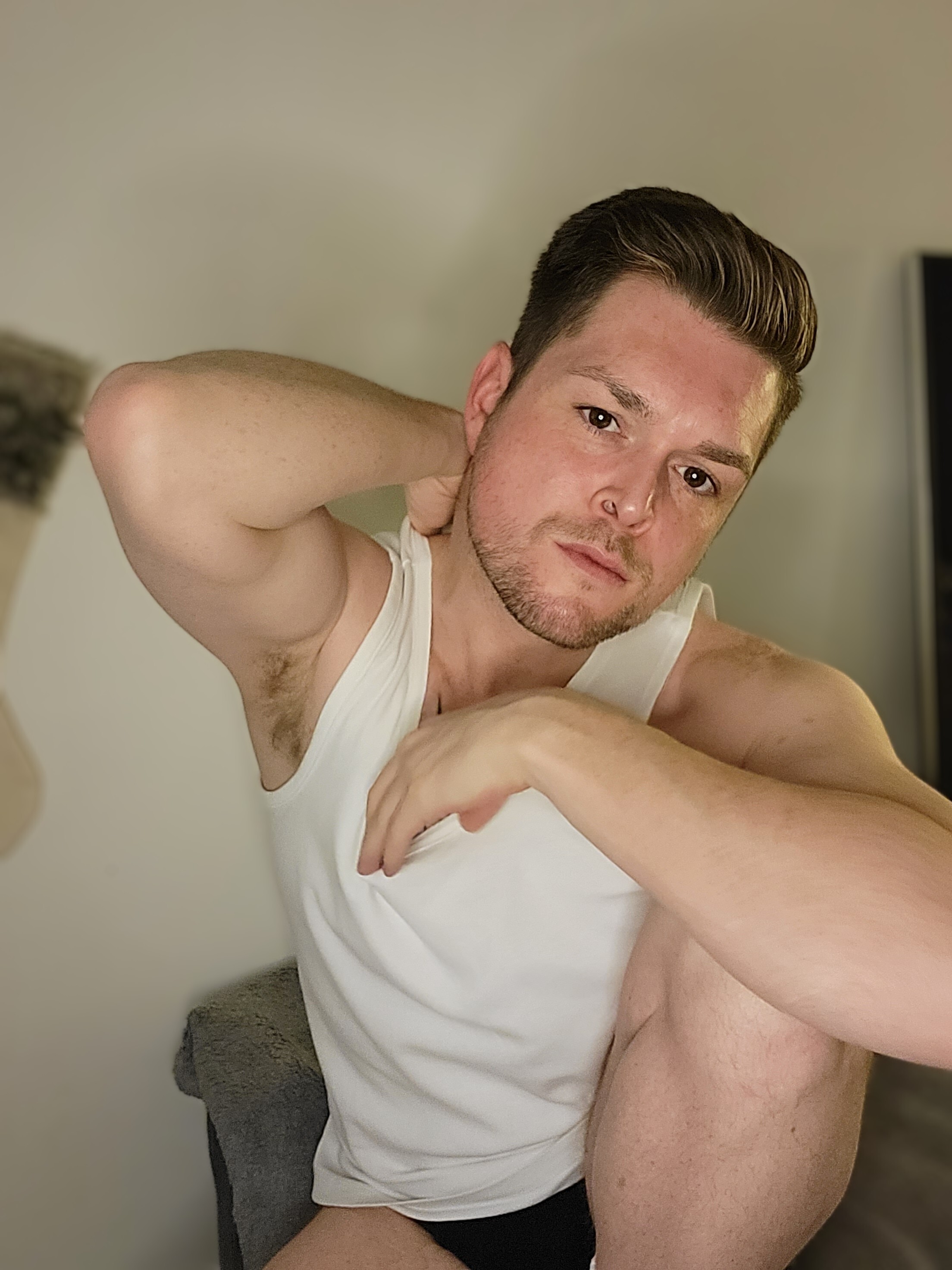 Live sex webcam photo for Twotwinkhusbands #7277994