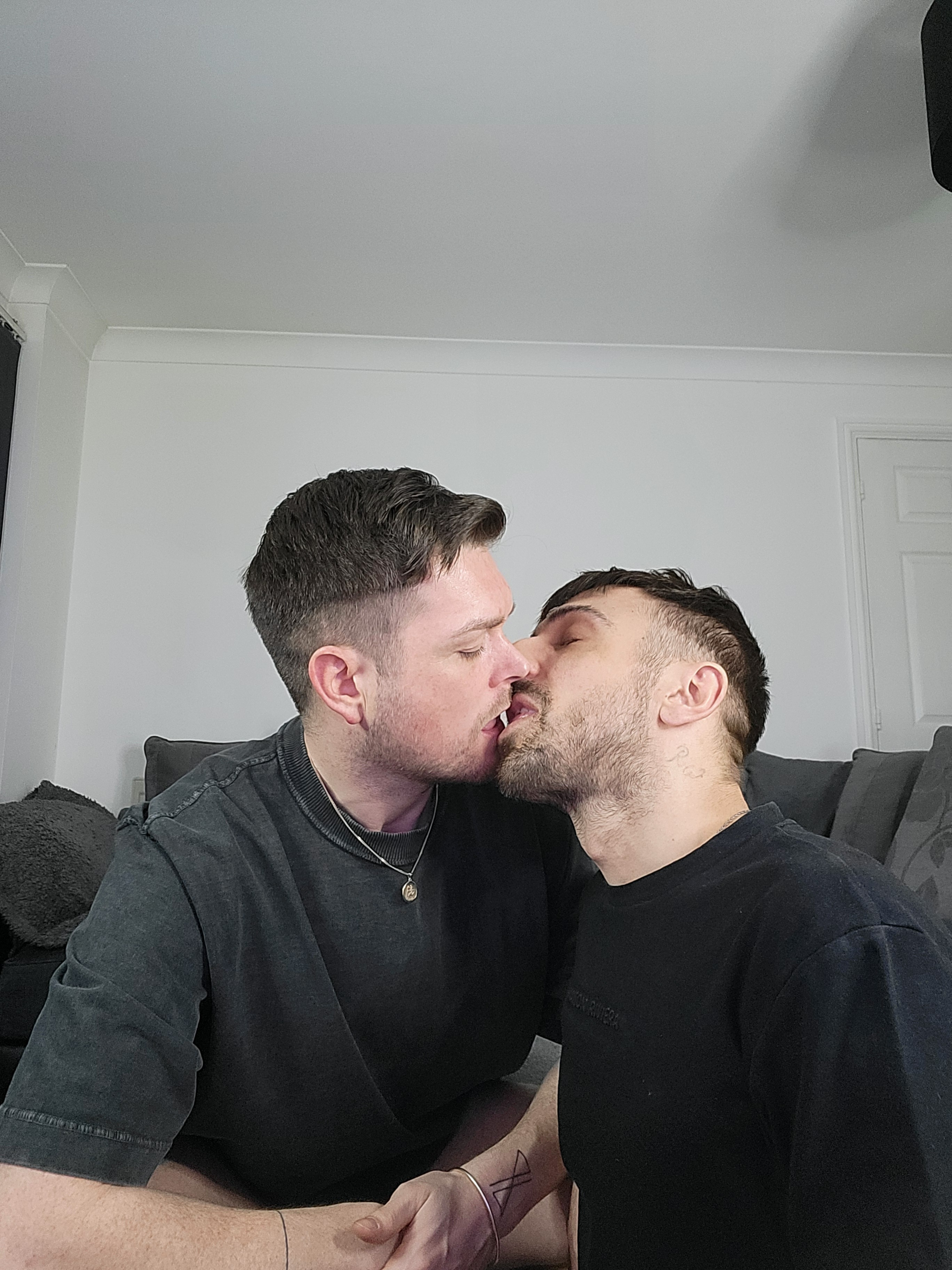 Live sex webcam photo for Twotwinkhusbands #7845592