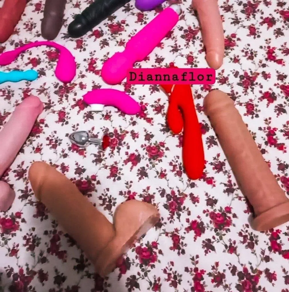 Live sex webcam photo for diannaflorr #7385649