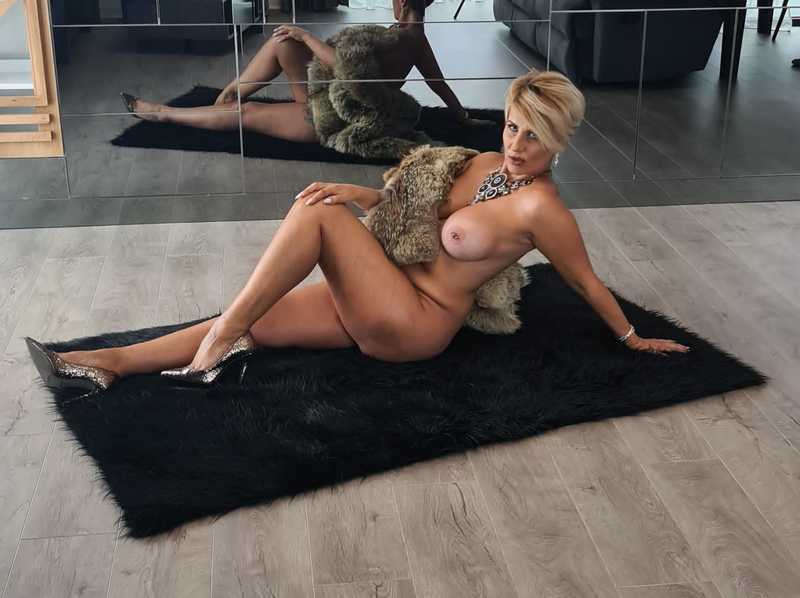 Live sex webcam photo for InannaIshtar18 #2995044