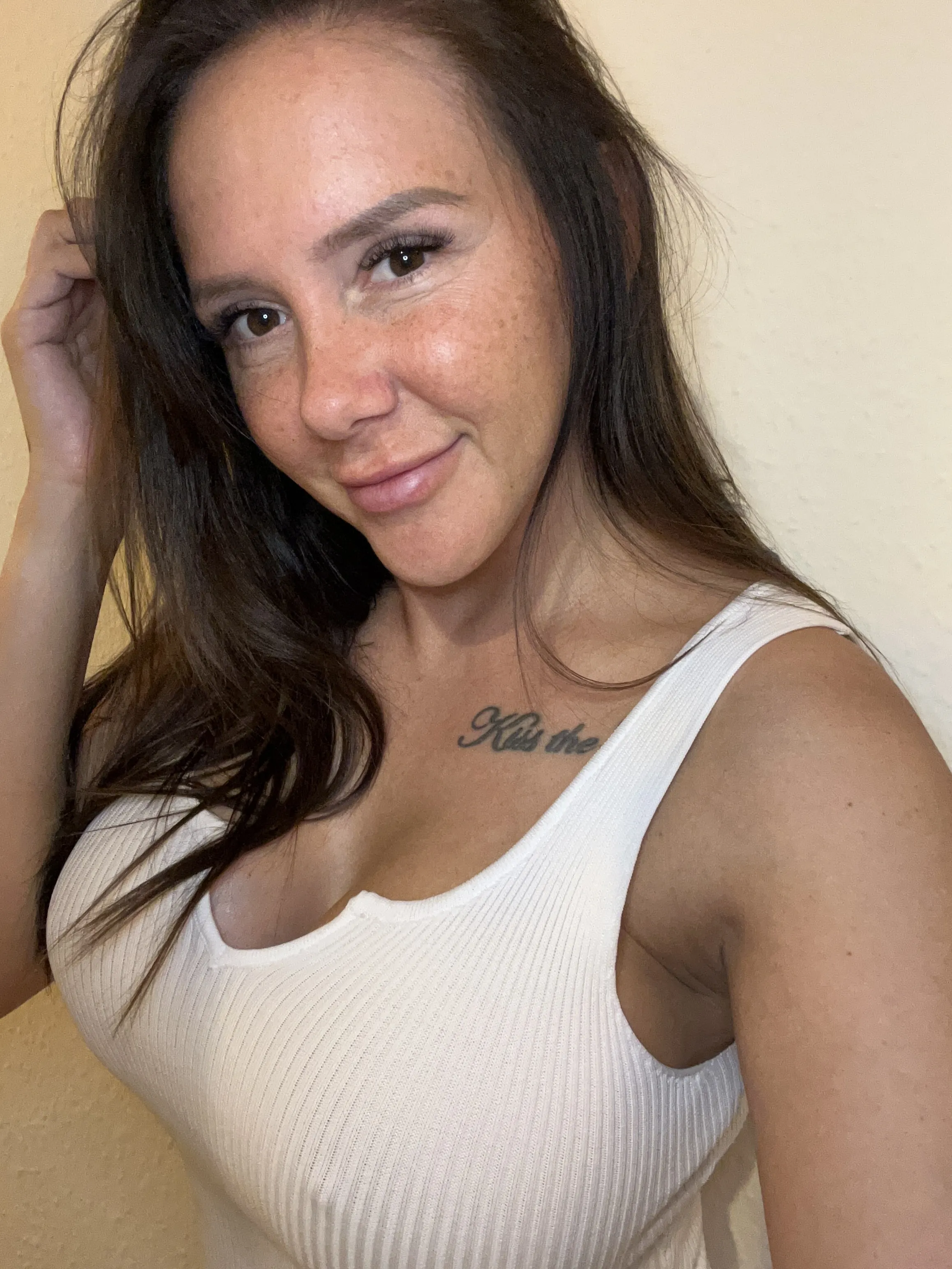 Live sex webcam photo for HollieMack #8618387