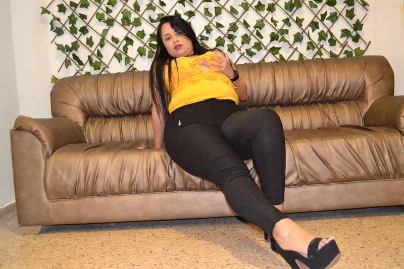Live sex webcam photo for LindaHalls #2970067