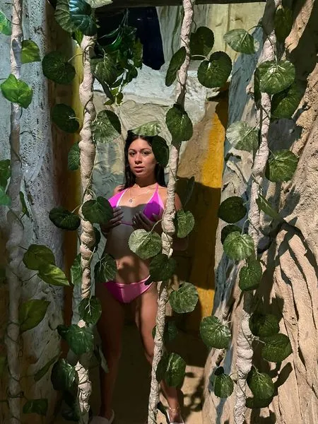 Live sex webcam photo for MissCharlotteSaenz #3226785