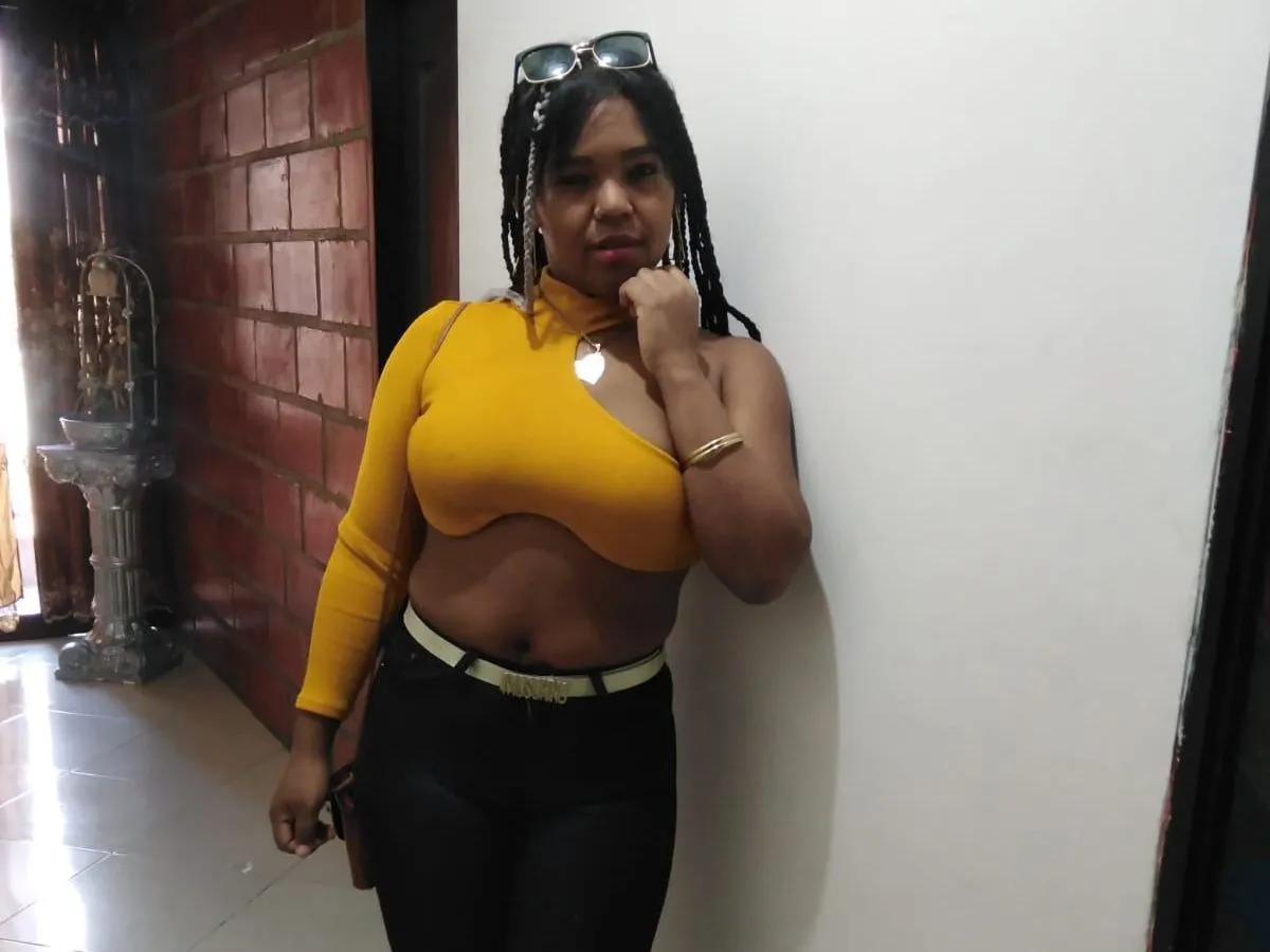 Live sex webcam photo for NahomyMaldon18 #3041286