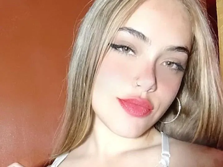 Live sex webcam photo for KinkyThroatdeep #3893041