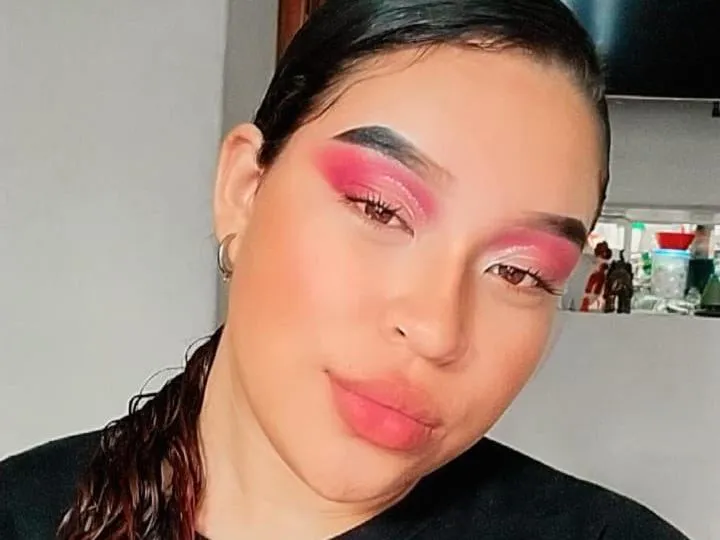 Live sex webcam photo for MiaThomass #2951220