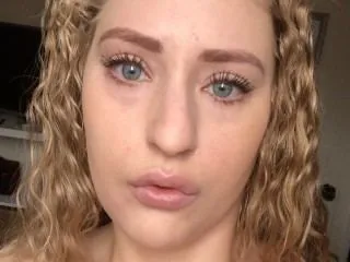 Live sex webcam photo for BlondeSweetCara #5981069