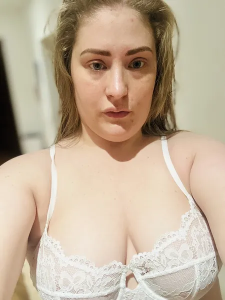 Live sex webcam photo for BlondeSweetCara #6404194