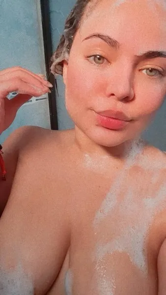 Live sex webcam photo for AmelieBlu #2979243