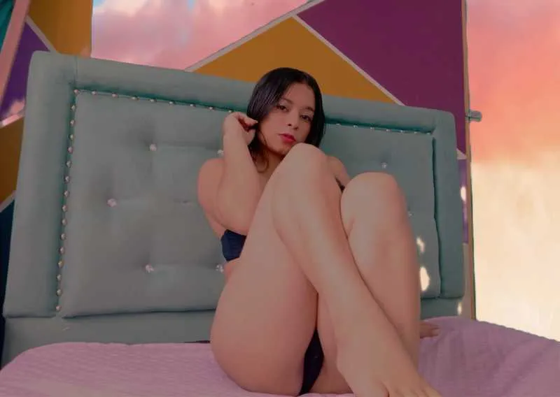 Live sex webcam photo for EmilyRouse18 #3087831