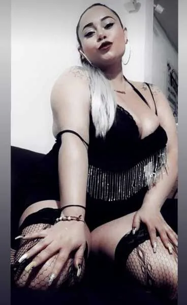 Live sex webcam photo for SHANTALFOX21 #3011789