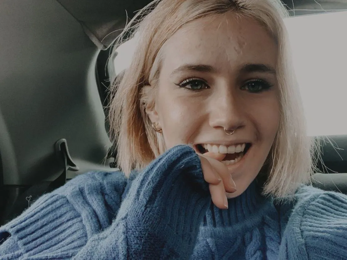 Live sex webcam photo for Pettuniaxl #4078062